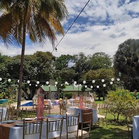Hotel Playa By Marbar Hoteles Villeta Luaran gambar