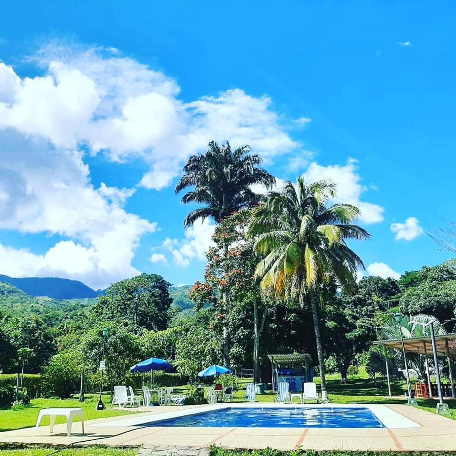 Hotel Playa By Marbar Hoteles Villeta Luaran gambar