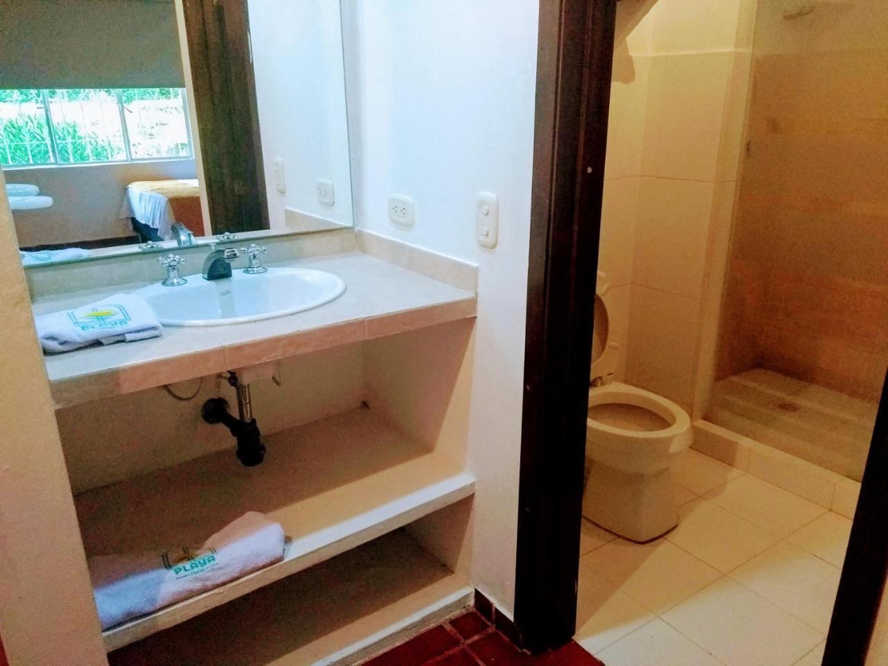 Hotel Playa By Marbar Hoteles Villeta Luaran gambar