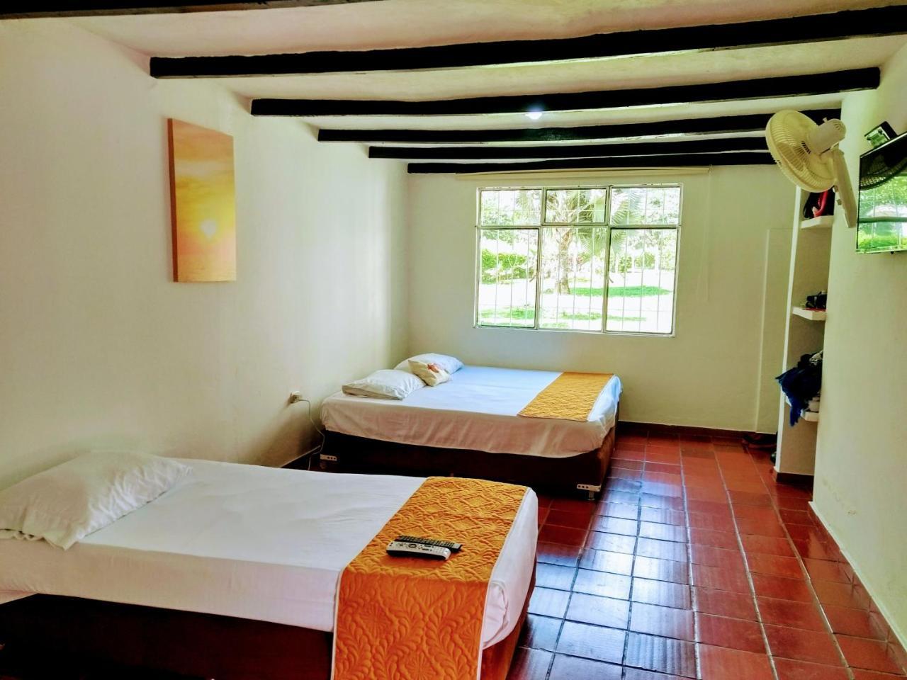 Hotel Playa By Marbar Hoteles Villeta Luaran gambar