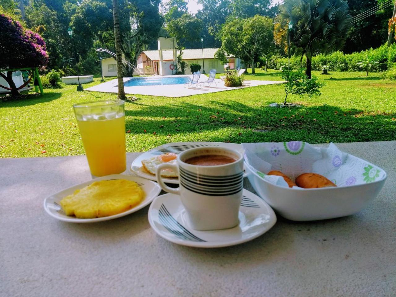 Hotel Playa By Marbar Hoteles Villeta Luaran gambar