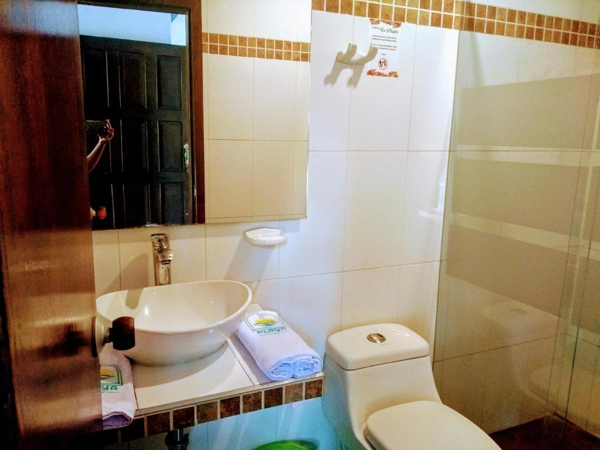 Hotel Playa By Marbar Hoteles Villeta Luaran gambar